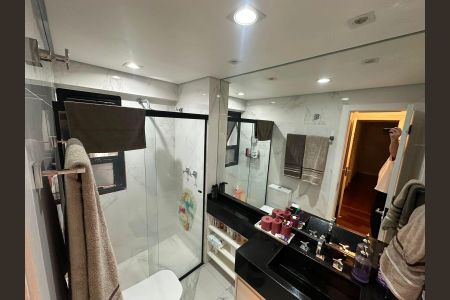 Apartamento à venda com 130m², 3 quartos e 2 vagas Apartamento à venda com 130m², 3 quartos e 2 vagasBanheiro