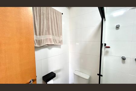 Apartamento à venda com 107m², 3 quartos e 3 vagas Apartamento à venda com 107m², 3 quartos e 3 vagasBanheiro da Suíte 2