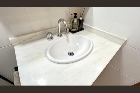 Apartamento à venda com 107m², 3 quartos e 3 vagas Apartamento à venda com 107m², 3 quartos e 3 vagasBanheiro da Suíte 2