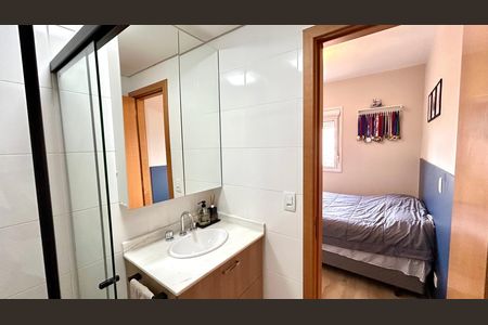 Apartamento à venda com 107m², 3 quartos e 3 vagas Apartamento à venda com 107m², 3 quartos e 3 vagasBanheiro da Suíte 2