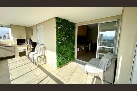 Apartamento à venda com 107m², 3 quartos e 3 vagas Apartamento à venda com 107m², 3 quartos e 3 vagasVaranda da Sala
