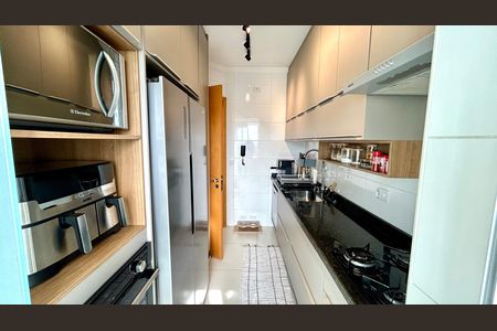 Apartamento à venda com 107m², 3 quartos e 3 vagas Apartamento à venda com 107m², 3 quartos e 3 vagasCozinha