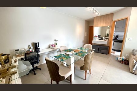Apartamento à venda com 107m², 3 quartos e 3 vagas Apartamento à venda com 107m², 3 quartos e 3 vagasSala