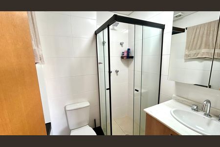 Apartamento à venda com 107m², 3 quartos e 3 vagas Apartamento à venda com 107m², 3 quartos e 3 vagasBanheiro da Suíte 2