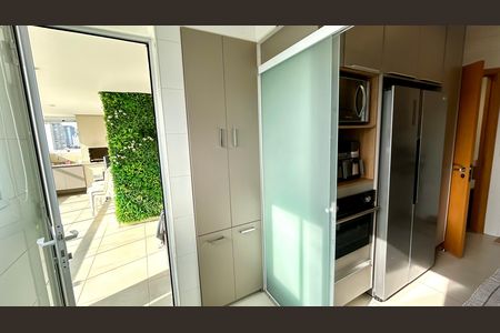 Apartamento à venda com 107m², 3 quartos e 3 vagas Apartamento à venda com 107m², 3 quartos e 3 vagasÁrea de Serviço