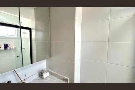 Apartamento à venda com 107m², 3 quartos e 3 vagas Apartamento à venda com 107m², 3 quartos e 3 vagasBanheiro da Suíte 1