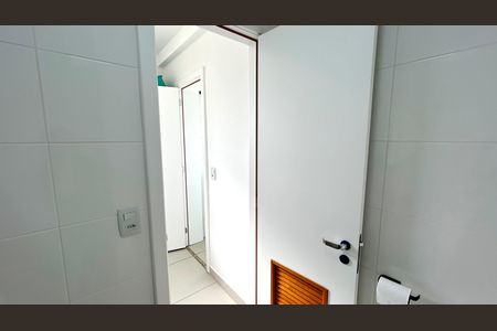 Apartamento à venda com 107m², 3 quartos e 3 vagas Apartamento à venda com 107m², 3 quartos e 3 vagasBanheiro 1