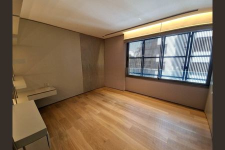 Apartamento à venda com 2 quartos, 206m² em Vila Madalena, São Paulo