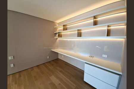 Apartamento à venda com 2 quartos, 206m² em Vila Madalena, São Paulo