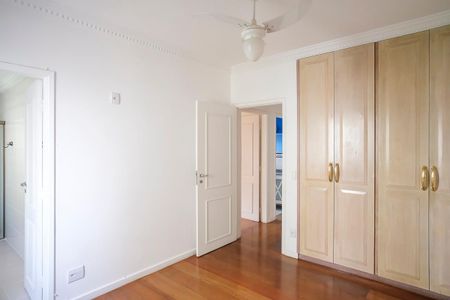 Apartamento à venda com 98m², 3 quartos e 2 vagasSuíte
