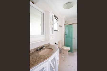 Apartamento à venda com 98m², 3 quartos e 2 vagasBanheiro da suíte