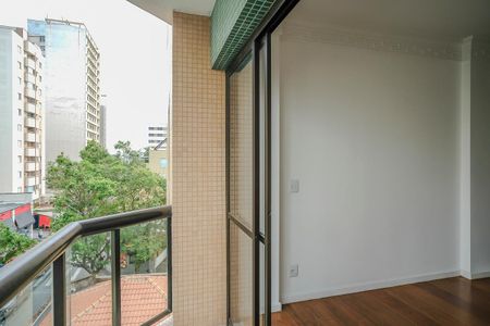 Apartamento à venda com 98m², 3 quartos e 2 vagasVaranda