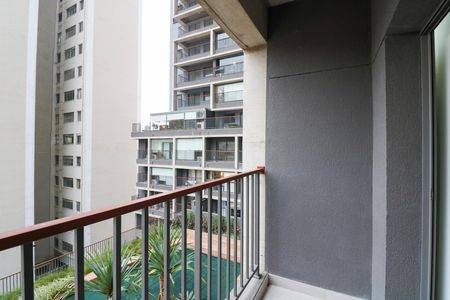 Varanda de kitnet/studio para alugar com 1 quarto, 27m² em Santo Amaro, São Paulo