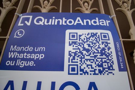 Casa para alugar com 162m², 5 quartos e 2 vagas Casa para alugar com 162m², 5 quartos e 2 vagasFachada