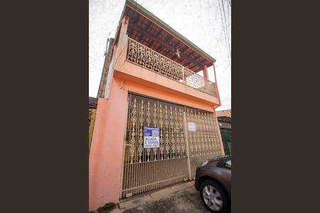 Casa para alugar com 162m², 5 quartos e 2 vagas Casa para alugar com 162m², 5 quartos e 2 vagasFachada
