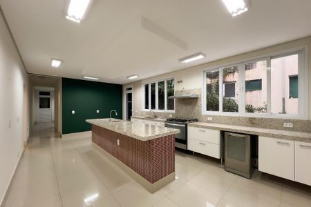 Casa de condomínio à venda com 710m², 6 quartos e 5 vagas Casa de condomínio à venda com 710m², 6 quartos e 5 vagasCozinha