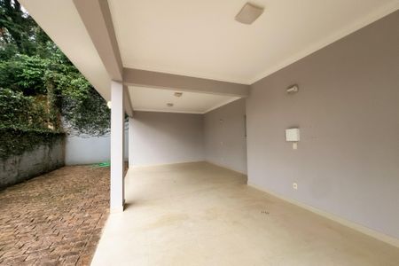 Casa de condomínio à venda com 710m², 6 quartos e 5 vagas Casa de condomínio à venda com 710m², 6 quartos e 5 vagasGaragem 2