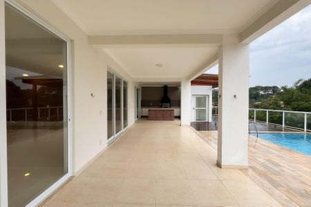 Casa de condomínio à venda com 710m², 6 quartos e 5 vagas Casa de condomínio à venda com 710m², 6 quartos e 5 vagasVaranda