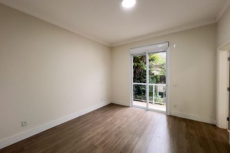 Casa de condomínio à venda com 710m², 6 quartos e 5 vagas Casa de condomínio à venda com 710m², 6 quartos e 5 vagasSuíte 2