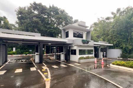 Casa de condomínio à venda com 710m², 6 quartos e 5 vagas Casa de condomínio à venda com 710m², 6 quartos e 5 vagasFachada e portaria