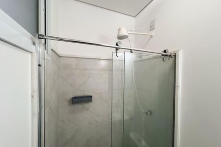 Casa de condomínio à venda com 710m², 6 quartos e 5 vagas Casa de condomínio à venda com 710m², 6 quartos e 5 vagasBanheiro de serviço