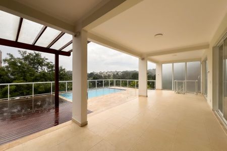 Casa de condomínio à venda com 710m², 6 quartos e 5 vagas Casa de condomínio à venda com 710m², 6 quartos e 5 vagasVaranda
