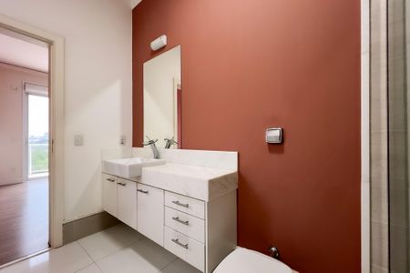 Casa de condomínio à venda com 710m², 6 quartos e 5 vagas Casa de condomínio à venda com 710m², 6 quartos e 5 vagasBanheiro da Suíte 3