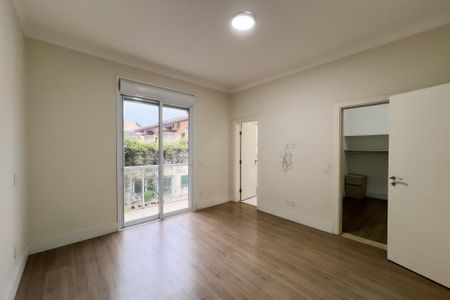 Casa de condomínio à venda com 710m², 6 quartos e 5 vagas Casa de condomínio à venda com 710m², 6 quartos e 5 vagasSuíte 2