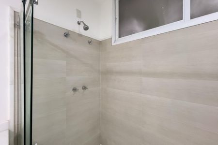 Casa de condomínio à venda com 710m², 6 quartos e 5 vagas Casa de condomínio à venda com 710m², 6 quartos e 5 vagasBanheiro da Suíte 1
