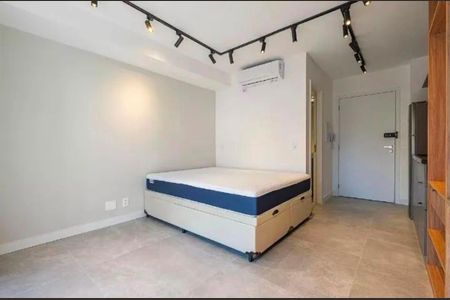 Sala/Quarto de kitnet/studio à venda com 1 quarto, 25m² em Pinheiros, São Paulo