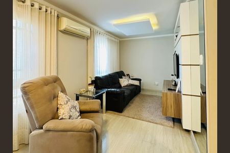Sala de casa à venda com 3 quartos, 145m² em Sarandi, Porto Alegre