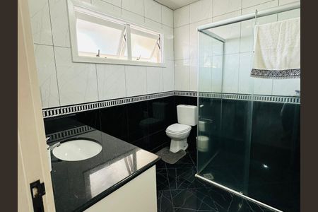 Casa à venda com 145m², 3 quartos e 2 vagasBanheiro