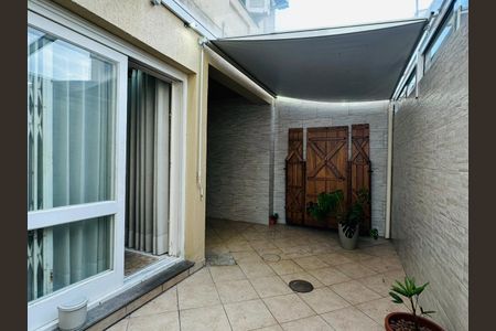 Casa à venda com 145m², 3 quartos e 2 vagasÁrea Externa
