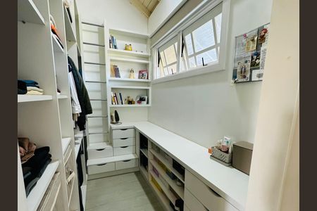 Casa à venda com 145m², 3 quartos e 2 vagasCloset da Suíte