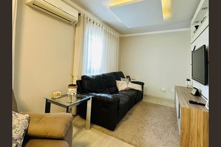 Casa à venda com 145m², 3 quartos e 2 vagasSala