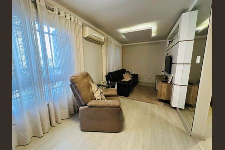Sala de casa à venda com 3 quartos, 145m² em Sarandi, Porto Alegre