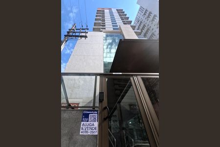 Apartamento para alugar com 57m², 1 quarto e 1 vagaFachada | Adesivo Quintoandar