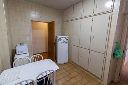 Cozinha de apartamento para alugar com 2 quartos, 90m² em Centro, Campinas