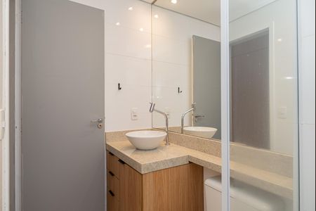 Apartamento à venda com 52m², 2 quartos e 1 vaga Apartamento à venda com 52m², 2 quartos e 1 vagaBanheiro