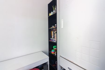 Quarto 2 de apartamento à venda com 2 quartos, 36m² em Presidente Altino, Osasco