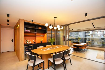 Apartamento para alugar com 111m², 2 quartos e 2 vagas Apartamento para alugar com 111m², 2 quartos e 2 vagasSala de jantar
