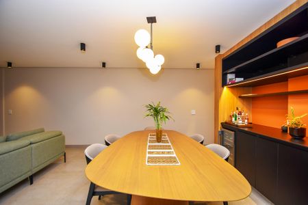 Apartamento para alugar com 111m², 2 quartos e 2 vagas Apartamento para alugar com 111m², 2 quartos e 2 vagasSala de jantar