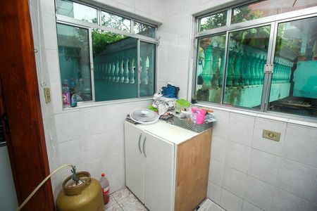 Casa à venda com 302m², 4 quartos e 2 vagas Casa à venda com 302m², 4 quartos e 2 vagasÁrea de Serviço
