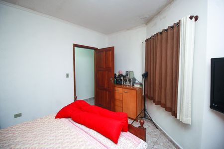 Casa à venda com 302m², 4 quartos e 2 vagas Casa à venda com 302m², 4 quartos e 2 vagasQuarto 1
