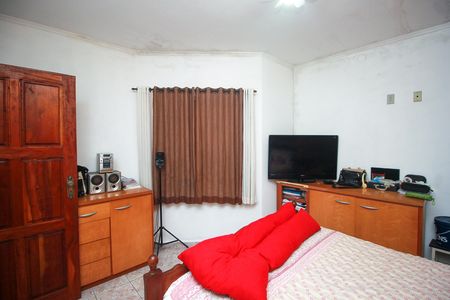 Casa à venda com 302m², 4 quartos e 2 vagas Casa à venda com 302m², 4 quartos e 2 vagasQuarto 1