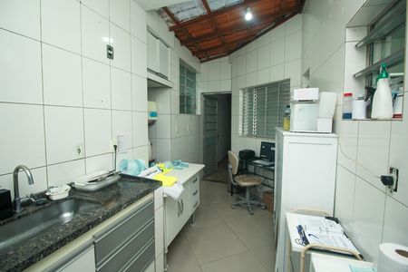 Casa à venda com 302m², 4 quartos e 2 vagas Casa à venda com 302m², 4 quartos e 2 vagasQuarto 4 - Casa 2