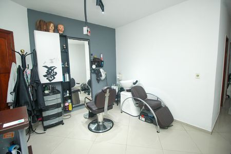 Casa à venda com 302m², 4 quartos e 2 vagas Casa à venda com 302m², 4 quartos e 2 vagasSala - Casa 2