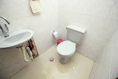 Casa à venda com 302m², 4 quartos e 2 vagas Casa à venda com 302m², 4 quartos e 2 vagasLavabo - Casa 2
