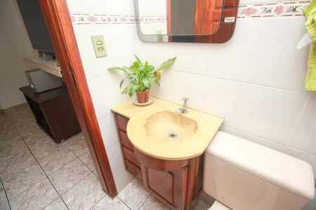 Casa à venda com 302m², 4 quartos e 2 vagas Casa à venda com 302m², 4 quartos e 2 vagasLavabo