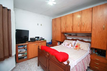 Casa à venda com 302m², 4 quartos e 2 vagas Casa à venda com 302m², 4 quartos e 2 vagasQuarto 1